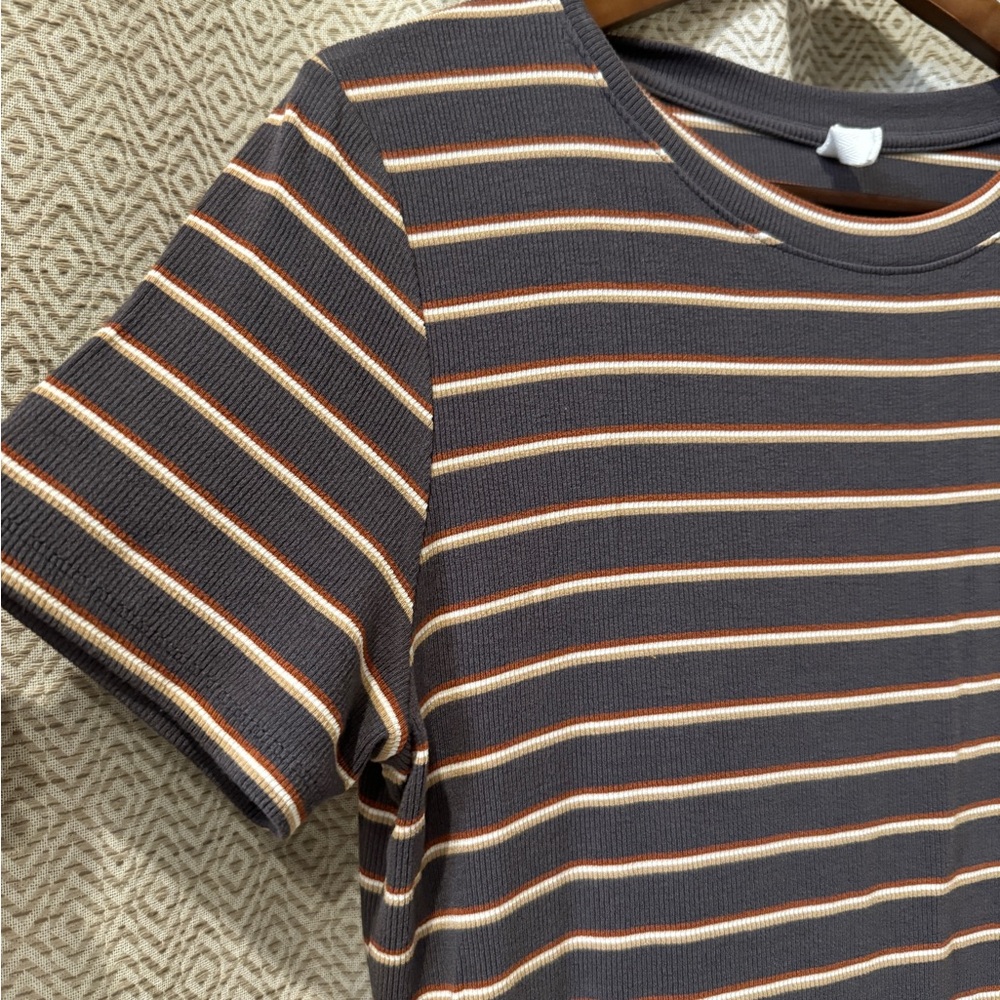 Multicolor Stripped Ribbed Tee - Picture 2 of 3